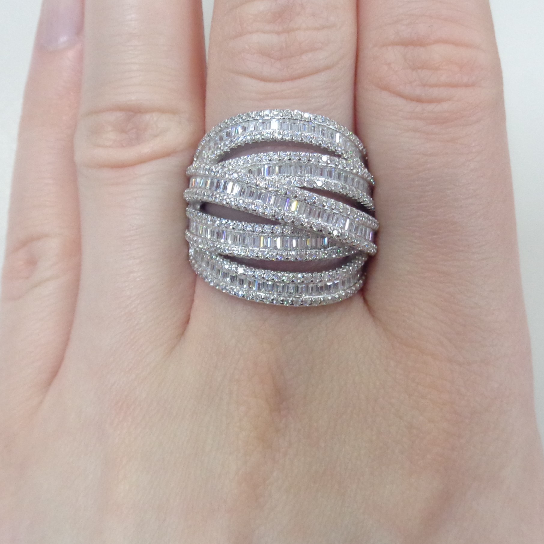 Серебряное кольцо с кубическим цирконием